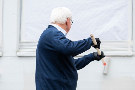 Bundespräsident Steinmeier packt selbst mit an: Einsatz in Herzebrock