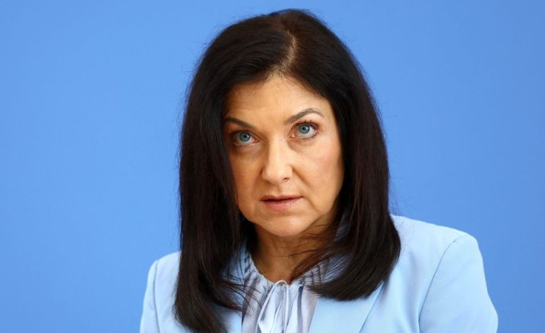 Debatte über Ministeriums-Post mit Lobby-Verbindung