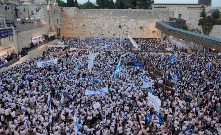 Nationalistischer Flaggenmarsch in Jerusalem führt zu Auseinandersetzungen