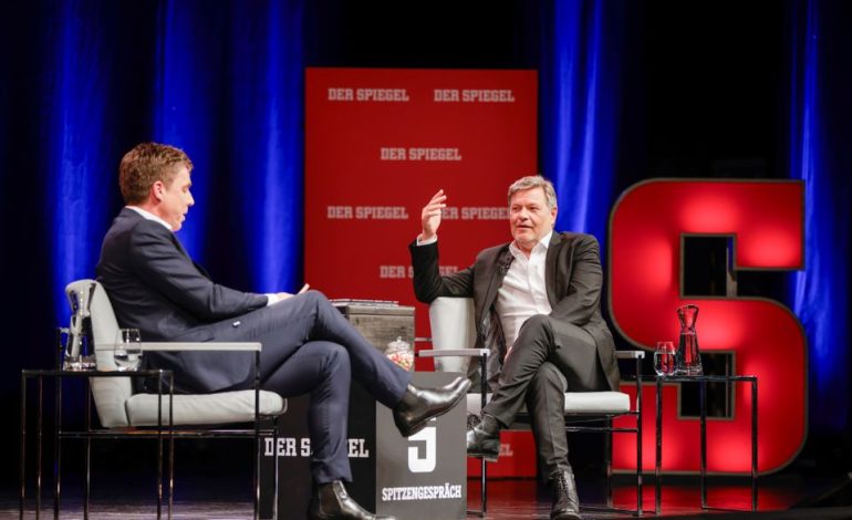 Ein Gespräch mit Robert Habeck im Admiralspalast