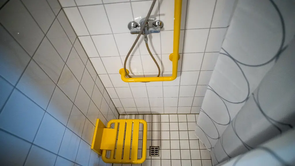 So machen Sie Ihr Badezimmer sicherer und komfortabler