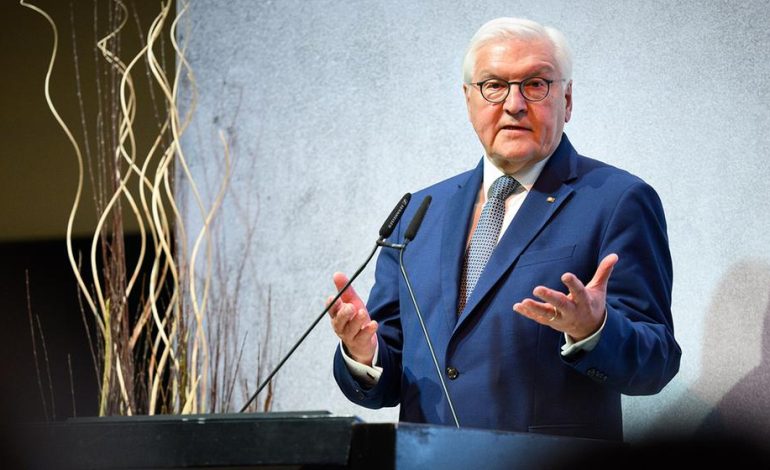 77 Jahre Grundgesetz: Steinmeier ruft zu mehr Engagement auf