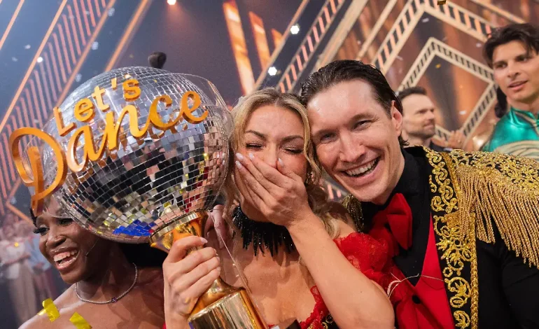 Anna-Carina Woitschack gewinnt die 19. Staffel von ‚Let’s Dance‘