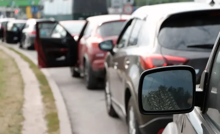 Lösungen für den Toiletten-Notfall bei langen Autofahrten