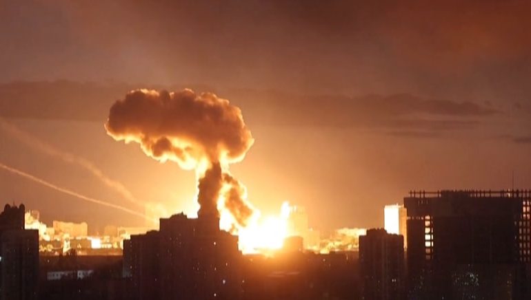 Russlands Einsatz der Oreschnik-Rakete beschädigt WDR-Studio in Kiew