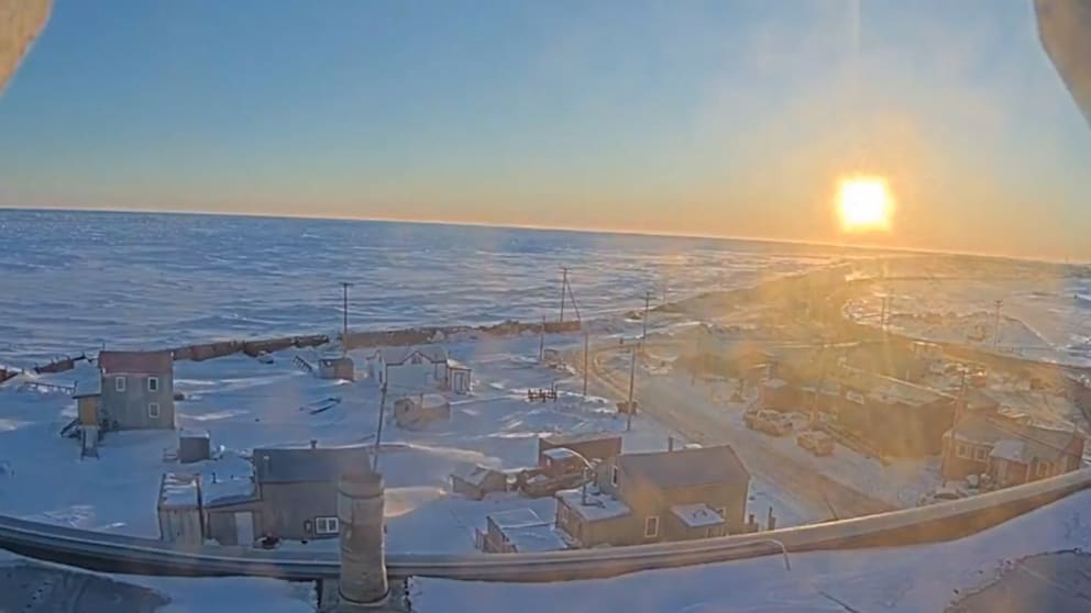 Sonnenaufgang in Utqiagvik nach langer Dunkelheit