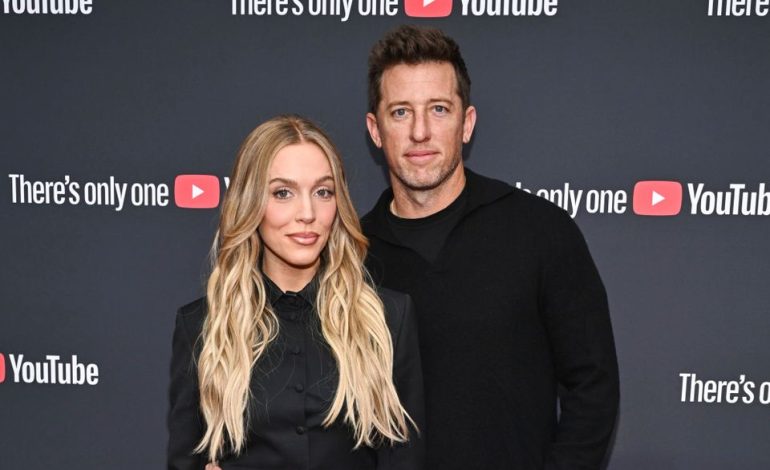 Alex Cooper verkündet Schwangerschaft auf Instagram