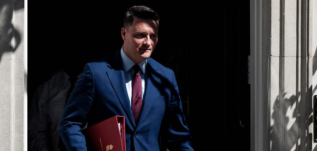 Rücktritt des britischen Gesundheitsministers verstärkt Krise um Premier Starmer