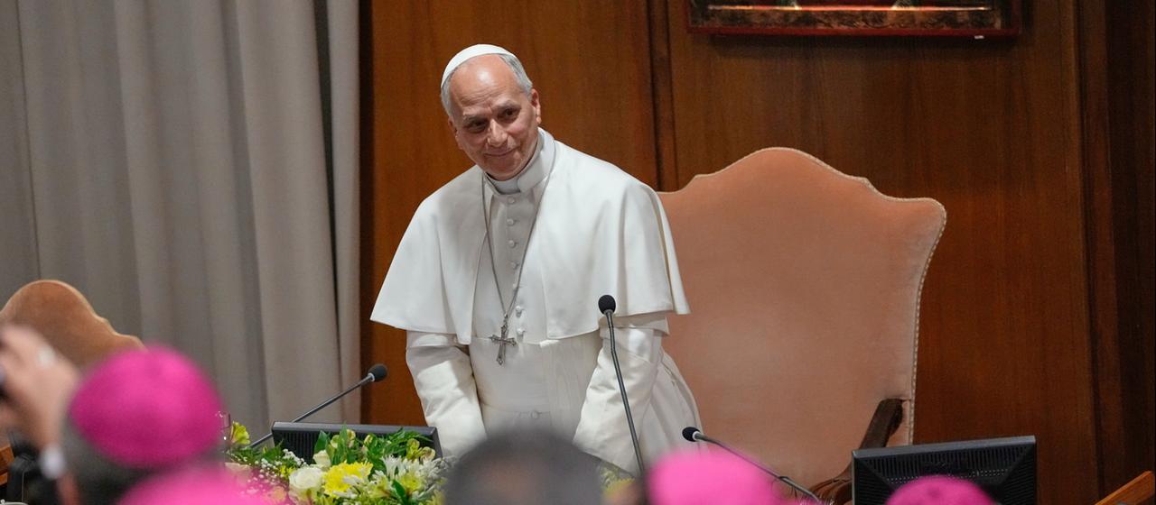 Erste Enzyklika von Papst Leo XIV: Kritik an KI-Waffensystemen und soziale Medien