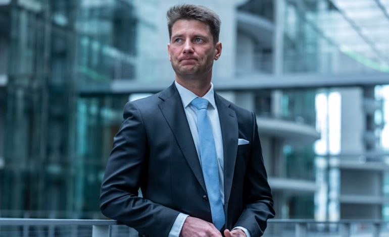 Mögliche Verbotsgefahr für AfD-nahe Partei im EU-Parlament