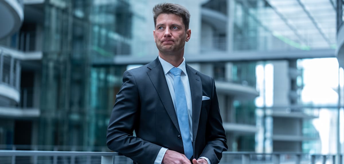 Mögliche Verbotsgefahr für AfD-nahe Partei im EU-Parlament
