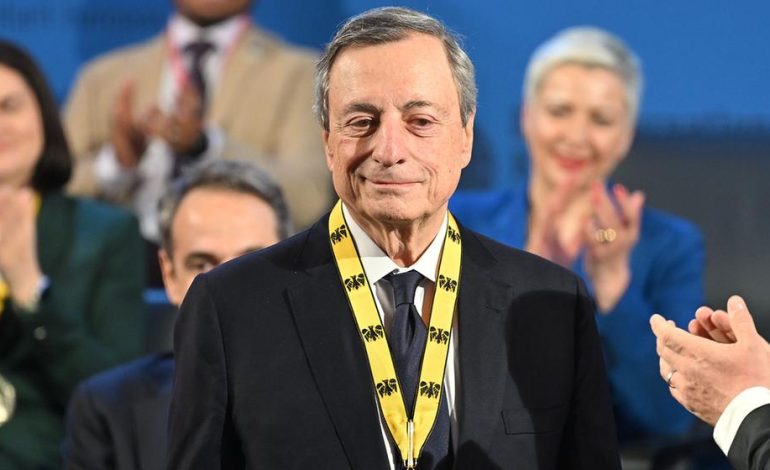 Mario Draghi erhält den Karlspreis für sein Lebenswerk