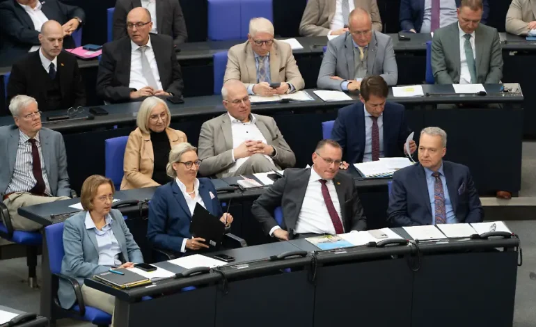 Experte Botsch sieht verstärkte Wahlbereitschaft für AfD trotz zunehmendem Rechtsextremismus