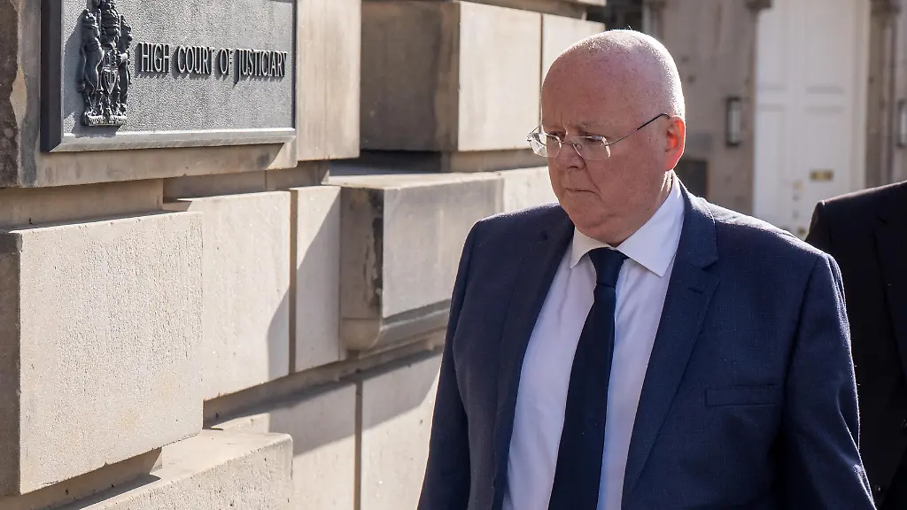Peter Murrell bekennt sich der Veruntreuung schuldig