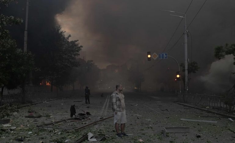 Russland droht mit weiteren Angriffen auf Kiew und fordert zu Evakuierung auf