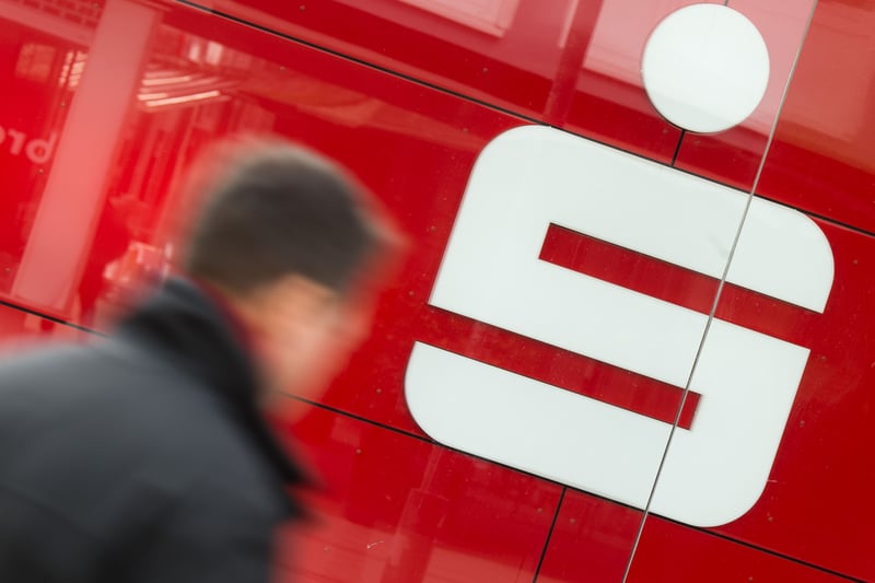 Stadtsparkasse Langenfeld überprüft Privatflüge ihres Chefs