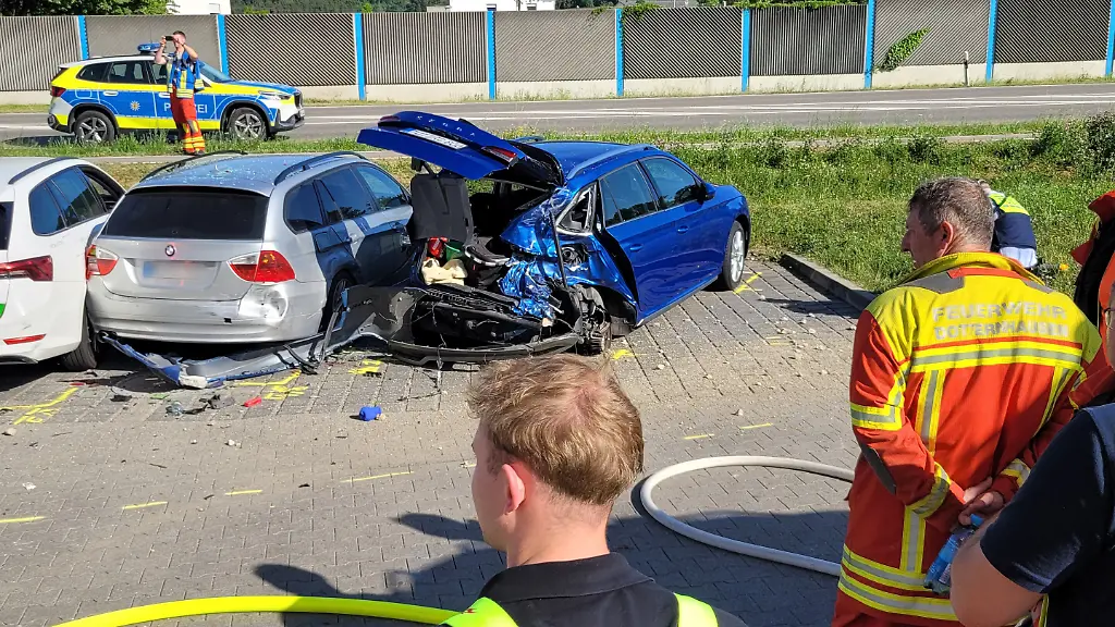 Tragischer Unfall auf Supermarktparkplatz in Dotternhausen