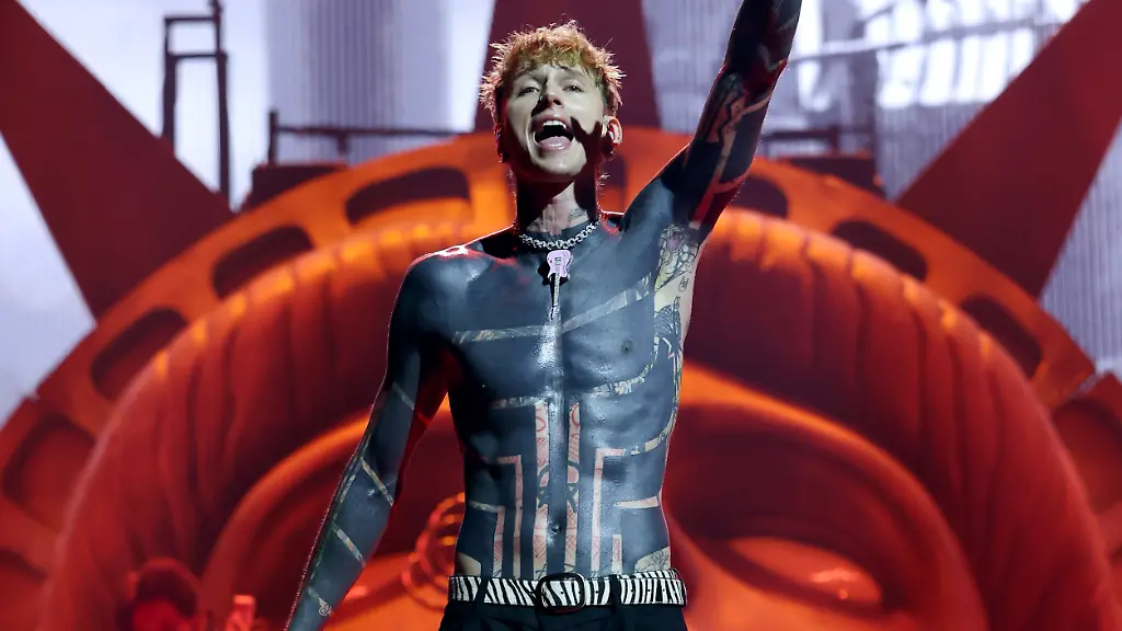 Machine Gun Kelly spricht über die Folgen seines Blackout-Tattoos