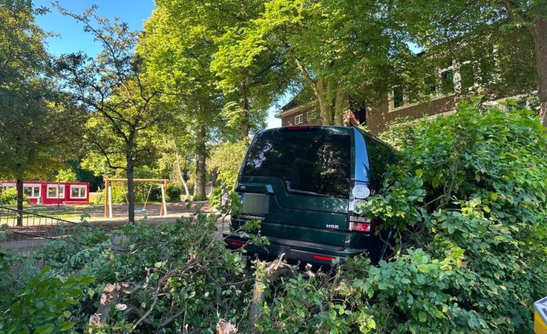 Verkehrsunfall vor Schule in Hamburg: Drei Kinder verletzt