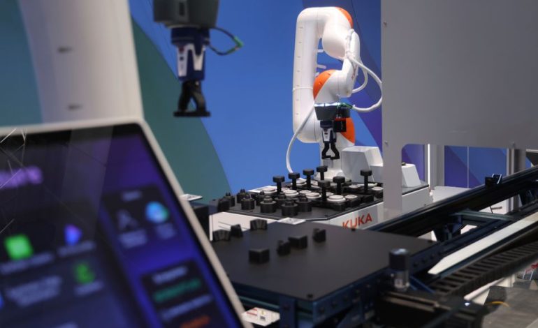Roboterhersteller Kuka auf der Hannover Messe: Beliebte Übernahmeziele