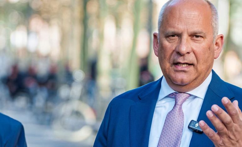 SPD-Innenminister will Abschiebungen straffälliger Flüchtlinge erleichtern