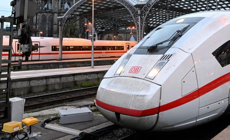 Deutsche Bahn stoppt bundesweit Zugverkehr wegen Funkproblemen