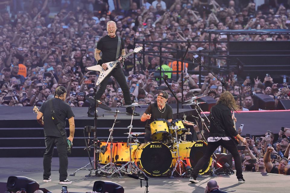 Metallica begeistert Fans in Berlin und Frankfurt mit besonderen Aktionen