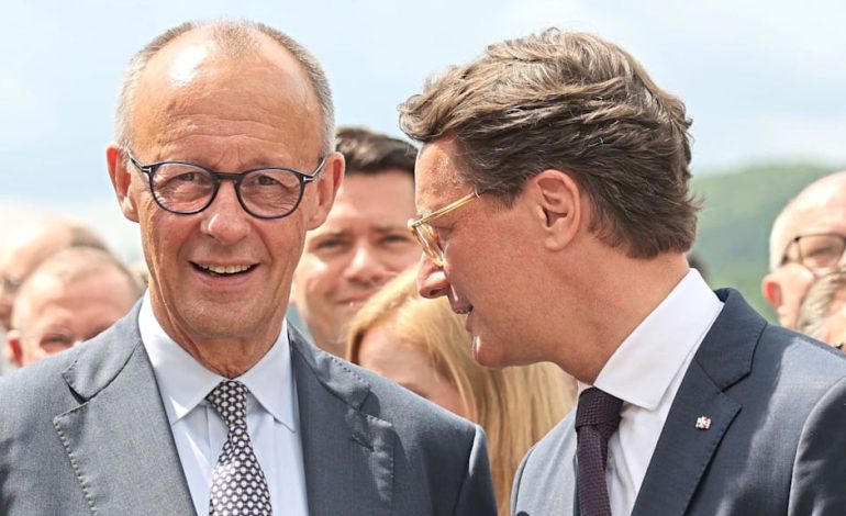 Kanzlertausch-Spekulationen: Merz und Wüst beweisen Einigkeit
