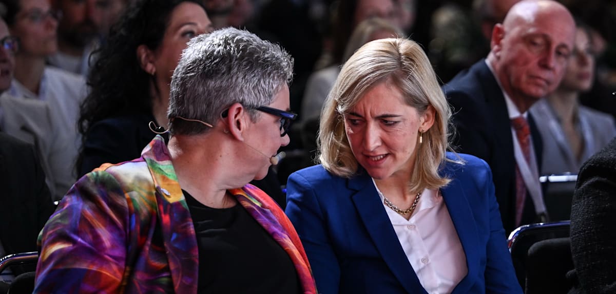 Widerstand gegen Warkens Reformvorschläge zur Pflege