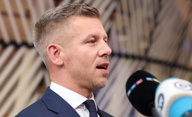 „Befreien unser Land aus Gefangenschaft der Mafia“ – Magyar kündigt neue Verfassung für Ungarn an