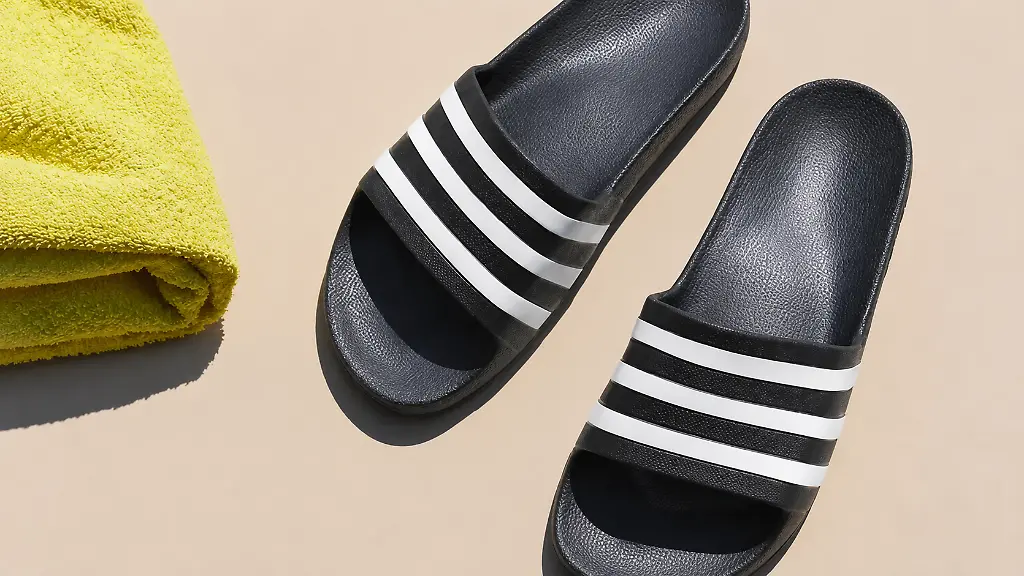 Amazon bietet Adidas-Adiletten am Prime Day günstig an