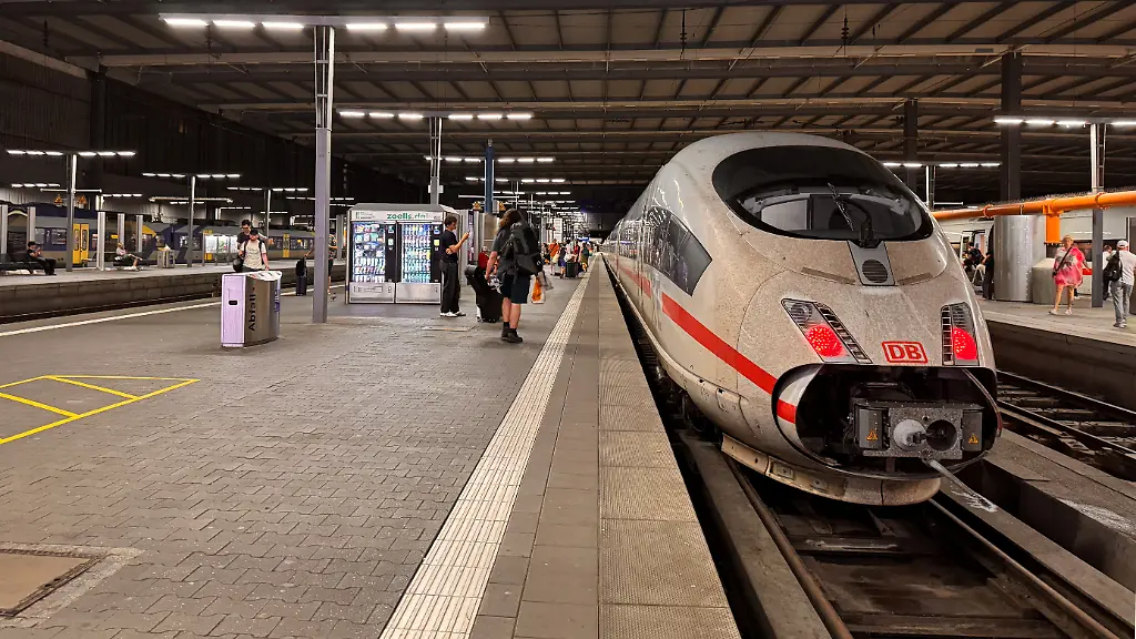 Notfallsystem der Bahn aktiviert: Verkehr läuft langsam wieder an