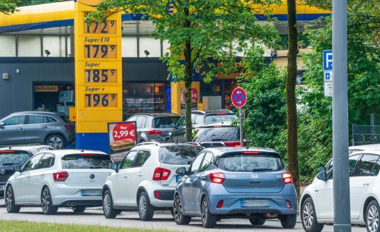 Steuererhöhung auf Benzin und Diesel: ADAC beobachtet Preissteigerungen