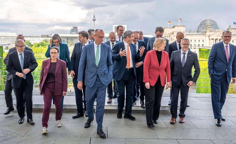 Regierung plant weitere Gespräche zu Reformen nach Gipfeltreffen im Kanzleramt