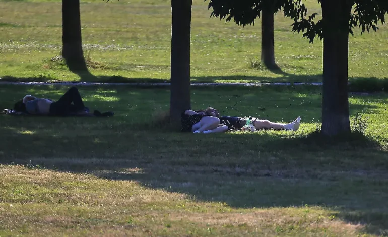 Anpassung an Hitze: Wie reagiert der menschliche Körper?