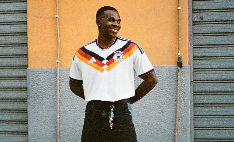 Vom Stadion auf die Straße: So stylen wir 2026 das WM-Trikot