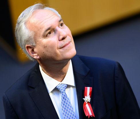 Sicherheitsüberprüfungen im österreichischen und deutschen Parlament