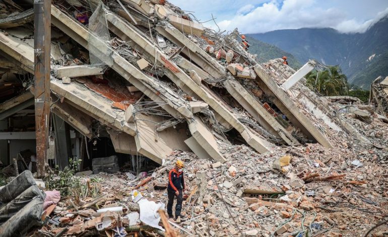 Rettungsarbeiten nach Erdbeben in Venezuela dauern an
