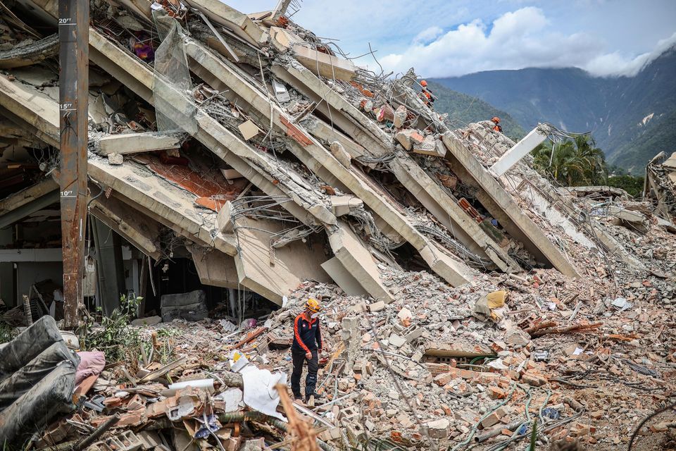 Rettungsarbeiten nach Erdbeben in Venezuela dauern an