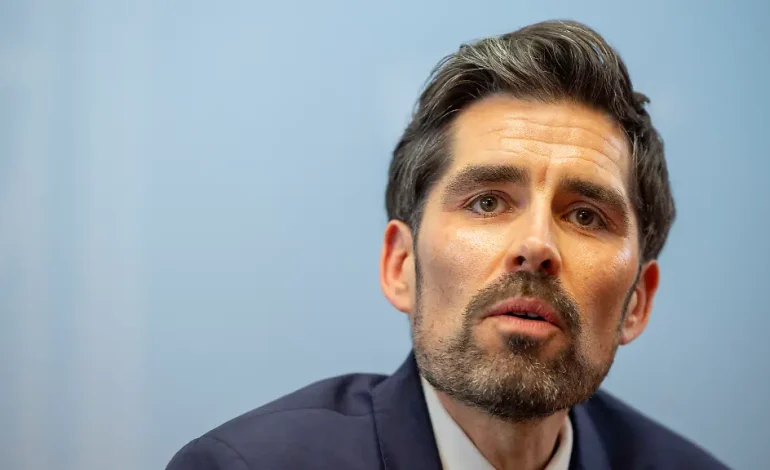„Das völlig falsche Signal“: Minister Teuber widerspricht Wohngeld-Kürzungen