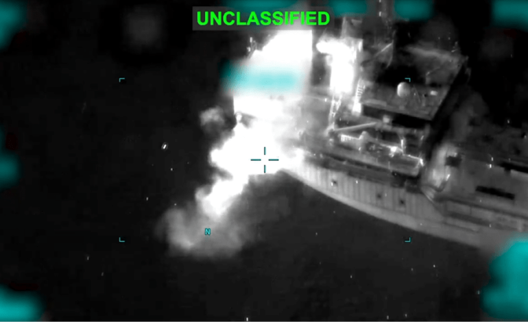 Angriff im Golf von Oman: US-Militär stoppt Tanker