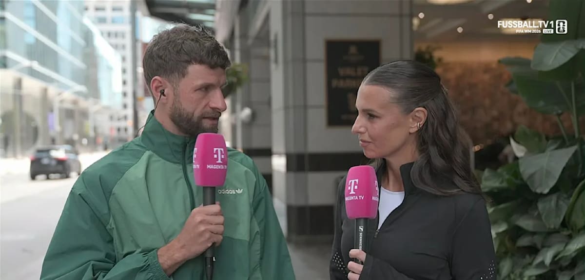 Dynamik zwischen Laura Wontorra und Thomas Müller im Live-TV