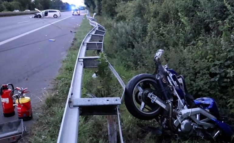 Schwerer Verkehrsunfall auf der A555 bei Bornheim