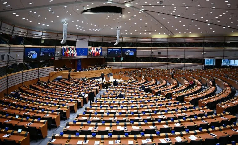 Ermittlungen gegen Rechtsparteien wegen EU-Geldveruntreuung