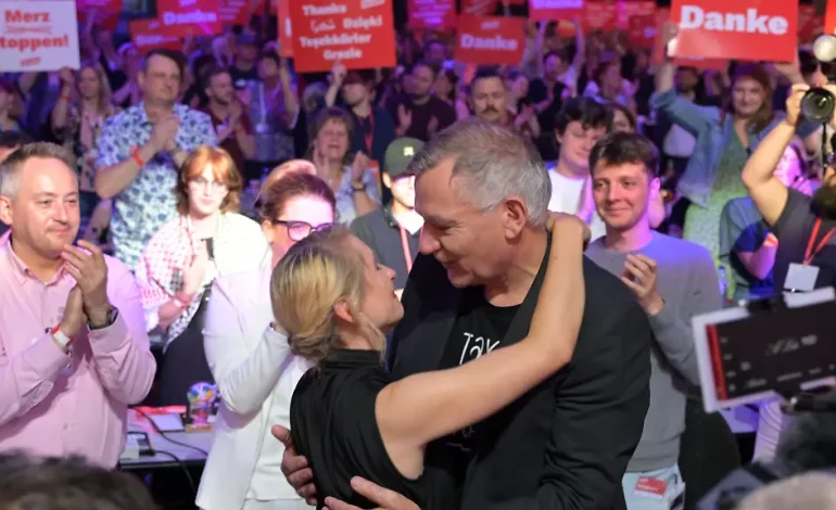 Die Linke verabschiedet Jan van Aken