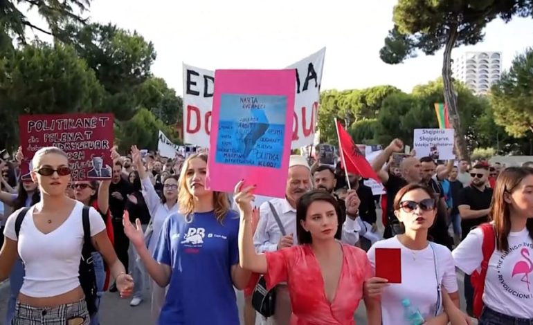 Proteste gegen Luxus-Resort in Albanien