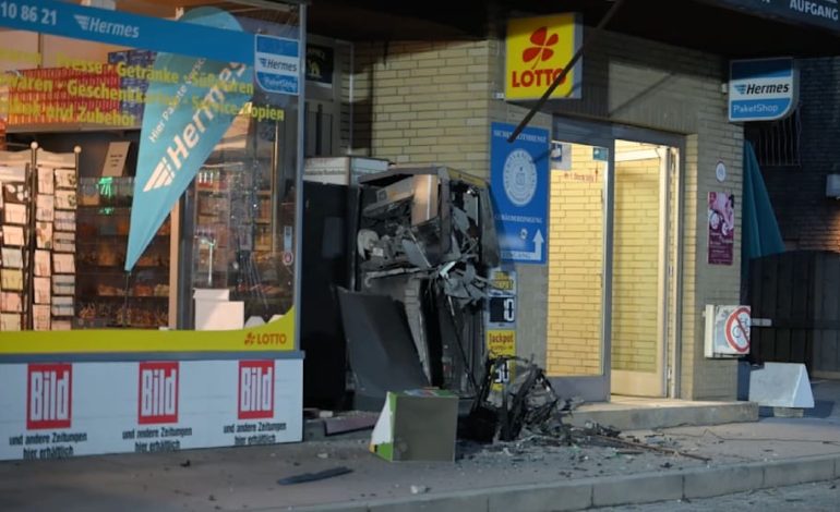 Bankautomatensprengung in Hamburg: Täter auf der Flucht