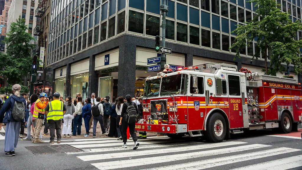 Einsturzgefahr in New York: Maßnahmen bei einem Wolkenkratzer