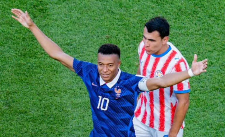 Frankreich besiegt Paraguay: Mbappé im Achtelfinale der Matchwinner