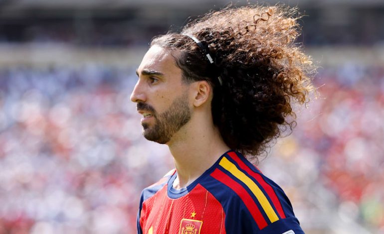Marc Cucurella mit neuer Frisur nach der WM